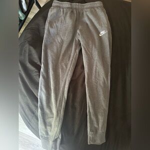 Men’s medium Nike joggers